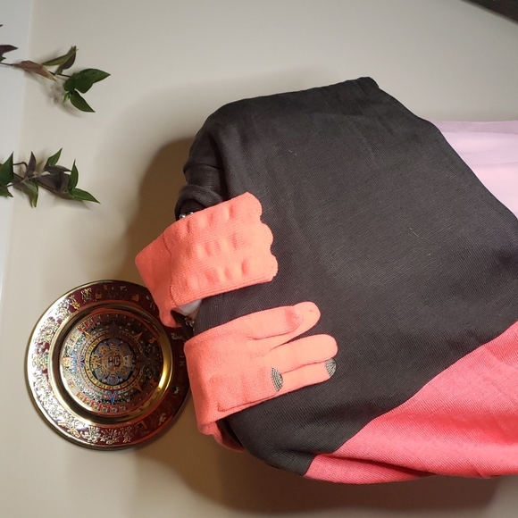 Infinite scarf and gloves - Picture 1 of 5